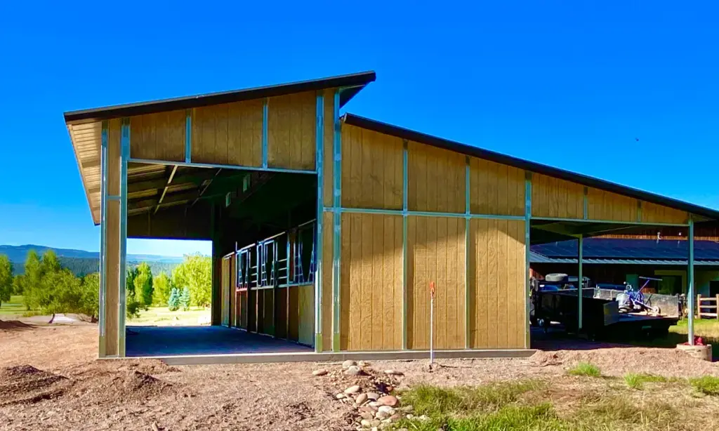 FCP Wood Sided Steel Barns Project Image Hybrid Garage